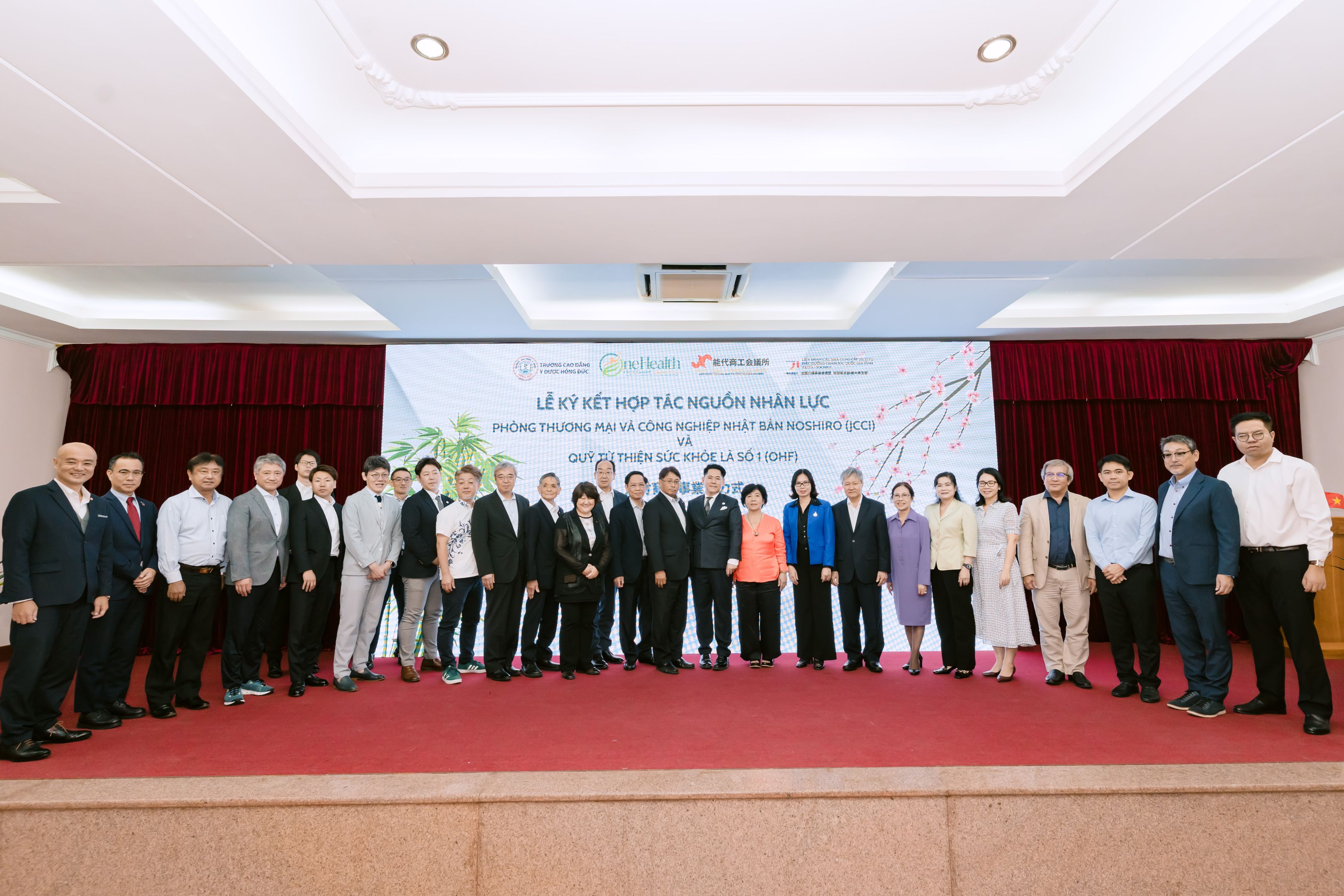 THE SIGNING CEREMONY OF HUMAN RESOURCE COOPERATION THE JAPANESE CHAMBER OF COMMERCE AND INDUSTRY NOSHIRO (JCCI) & ONEHEALTH FOUNDATION (OHF)