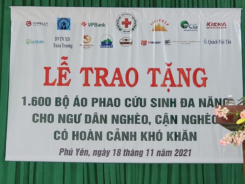 OHF CHARITY FUND JOIN HANDS TO SPONSOR 1600 SETS OF LIFE JACKETS FOR PHU YEN FISHERMEN